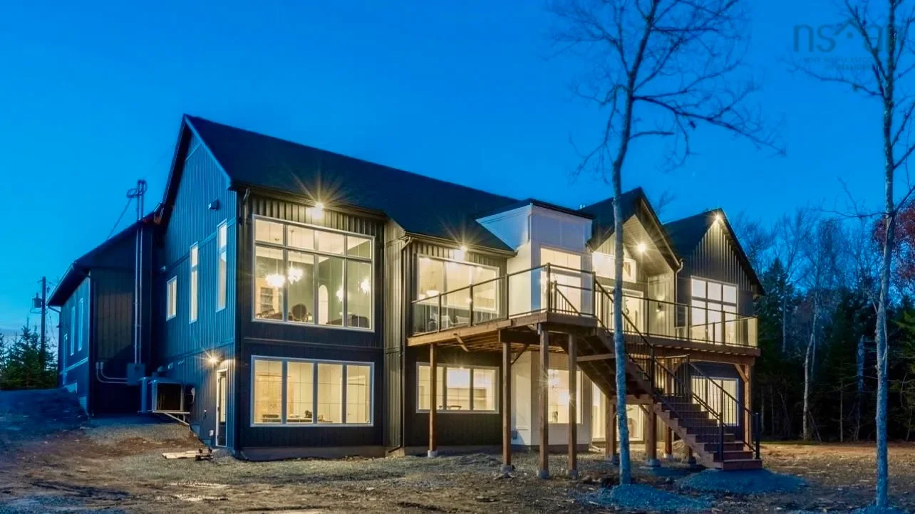 Exterior photo 4