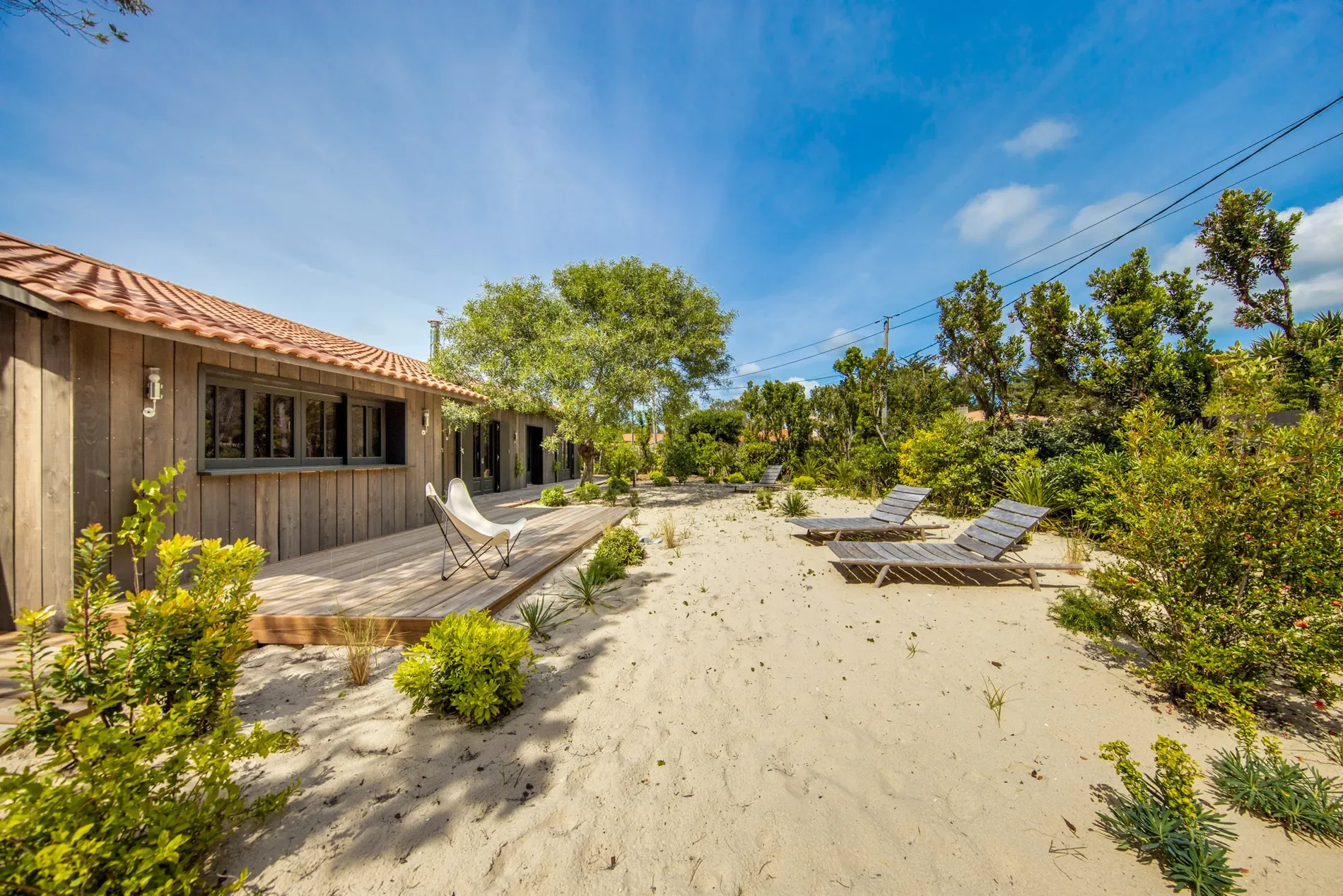Exterior photo 6