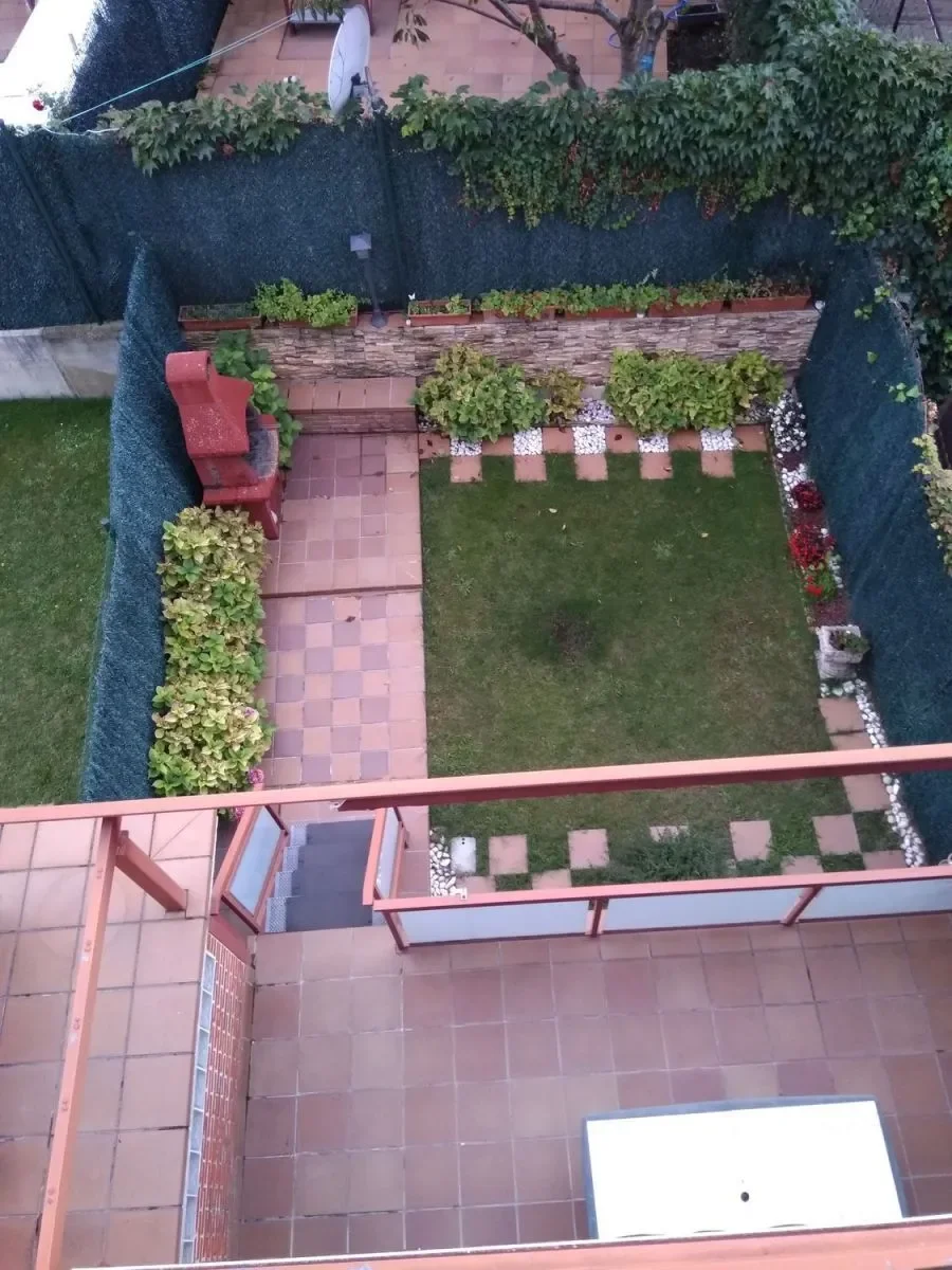 Exterior photo 4