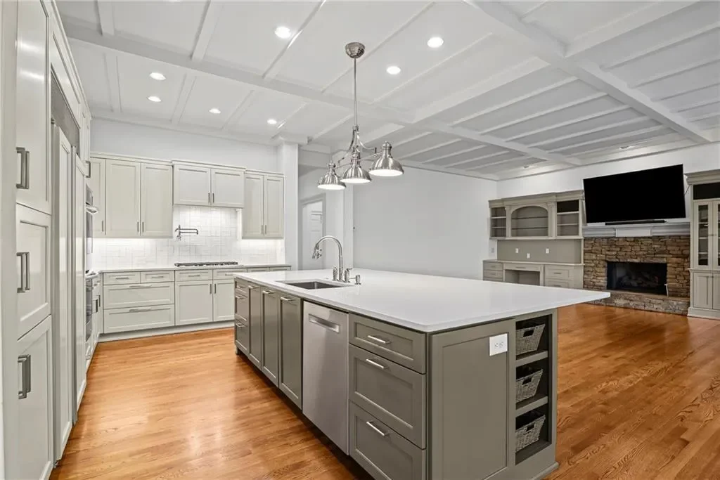 1655 Misty Oaks Drive, Atlanta, Georgia, United States. - Photo 9