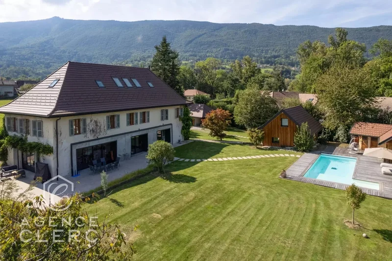 Saint-Jorioz, character property near the lake