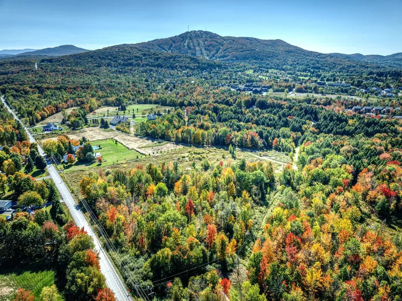 100 Ch. de Lotbinière, Bromont, Quebec, Canada. - Photo 6