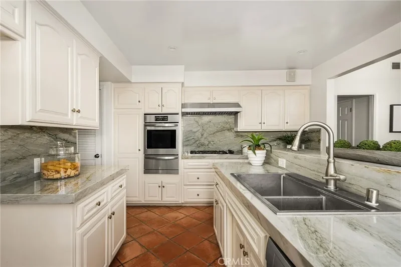 337 Vista Baya, CA, Costa Mesa, California, United States. - Photo 38