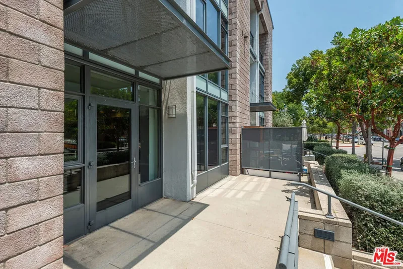 13045 Pacific 120, South Gate, California, United States. - Photo 2