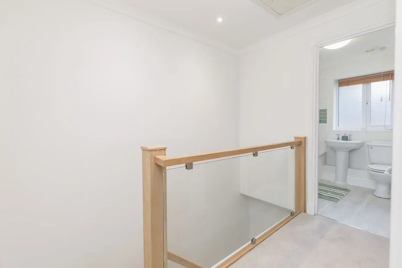 7 St. Francis Gardens, Copthorne, Crawley, RH10 3JS, Copthorne, England, United Kingdom. - Photo 6