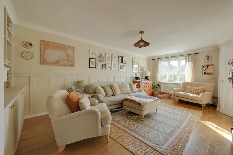 25 Batt Street, Burgess Hill, RH15 0XF, Burgess Hill, England, United Kingdom. - Photo 2