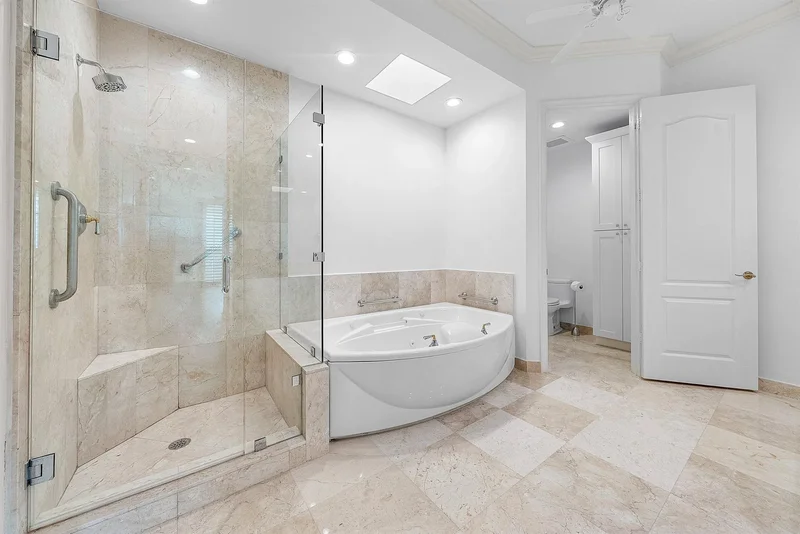 550 SE Mizner Boulevard #B906, Boca Raton, FL 33432, Boca Raton, Florida, United States. - Photo 58