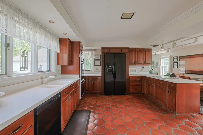 1596 W Palatine Road, Palatine, Illinois, United States. - Photo 17