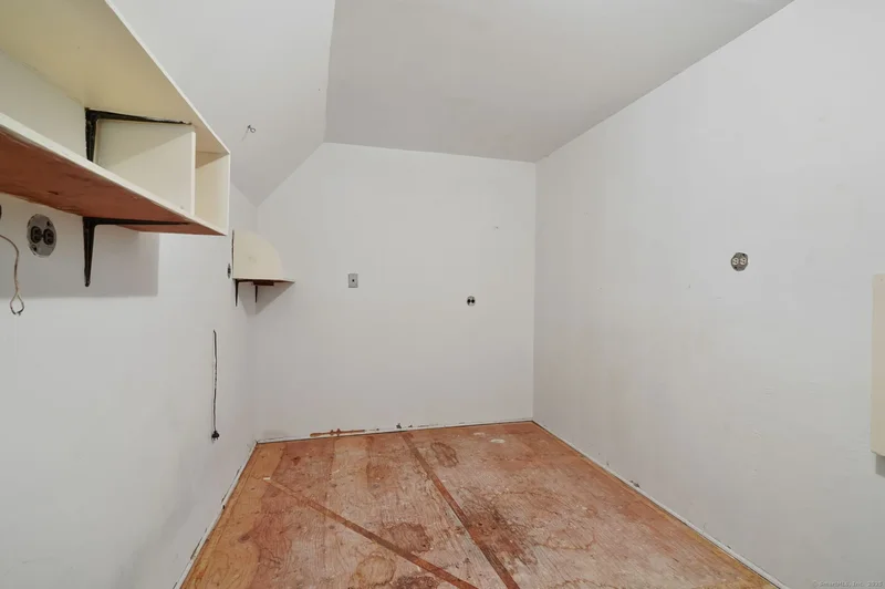 52 Penzance Road, Stamford, Connecticut, United States. - Photo 39