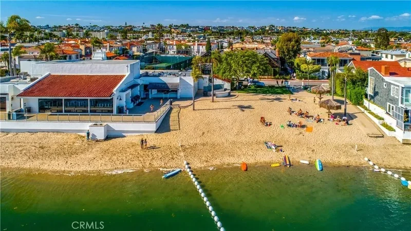 211 Via Dijon, Newport Beach, California, United States. - Photo 6
