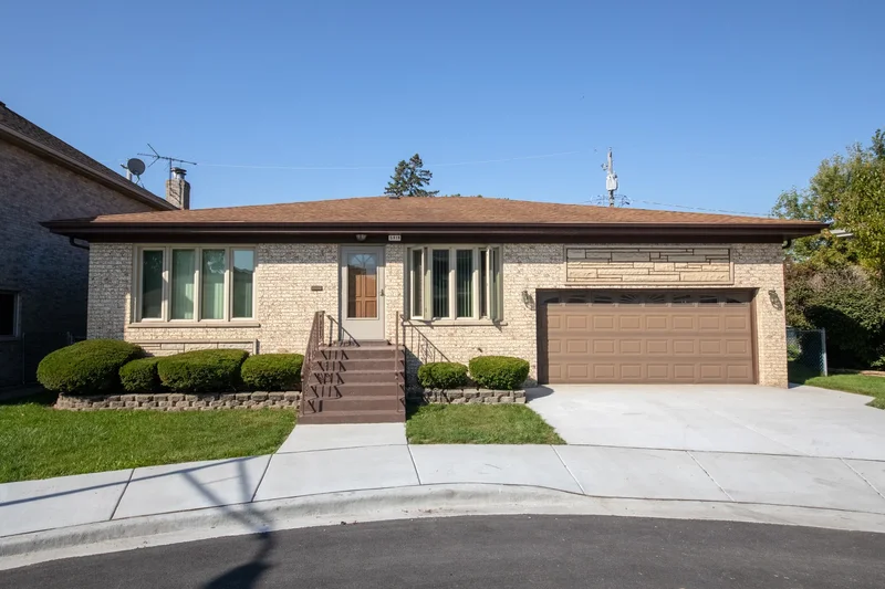 Beautifully Maintained Raised Ranch