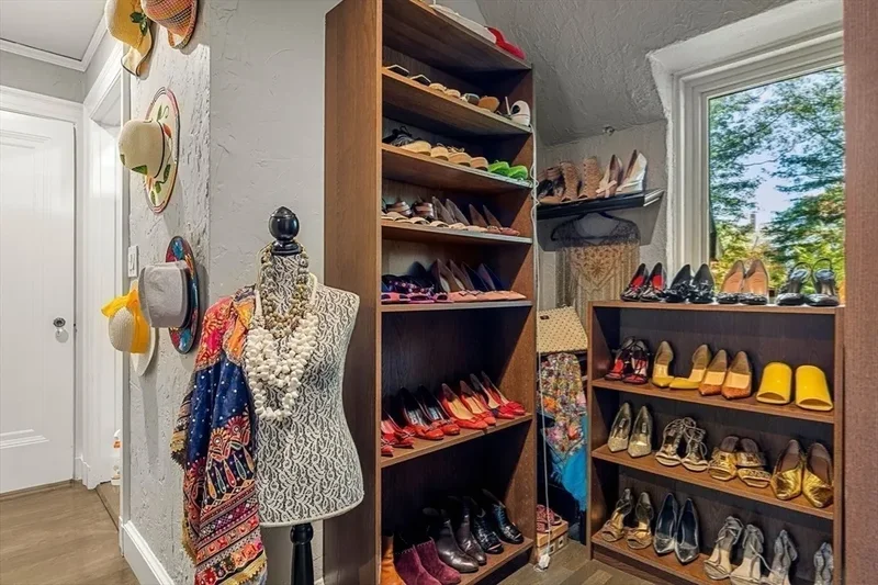 1125 W Roxbury Pkwy, Brookline, MA, 02467, USA, Brookline, Massachusetts, United States. - Photo 36