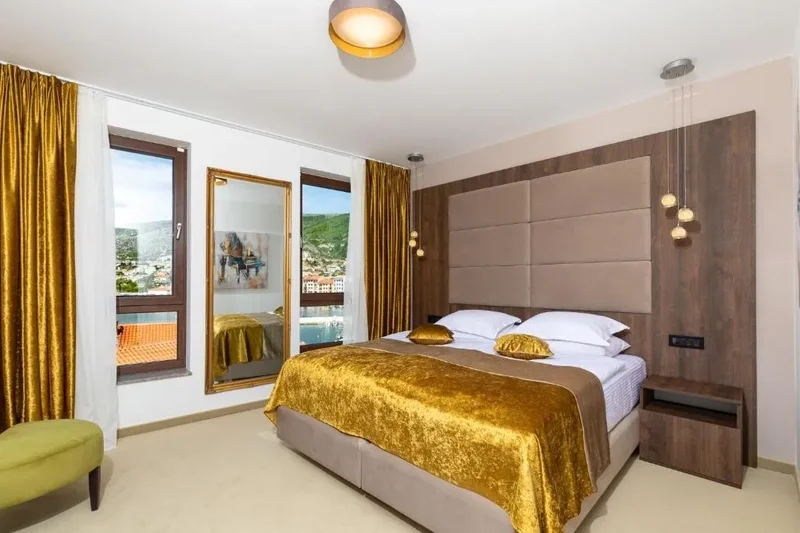 Vacation real estate Senj, 1.150m2