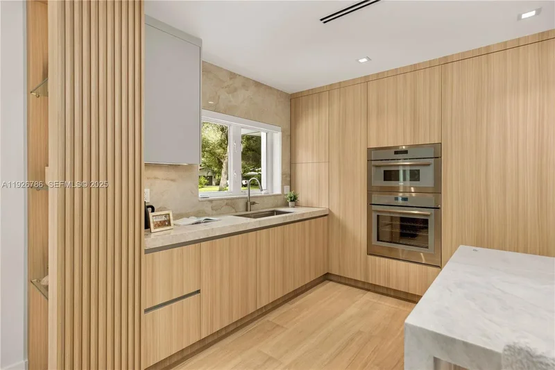 6011 Maynada St, Coral Gables, Florida, United States. - Photo 4