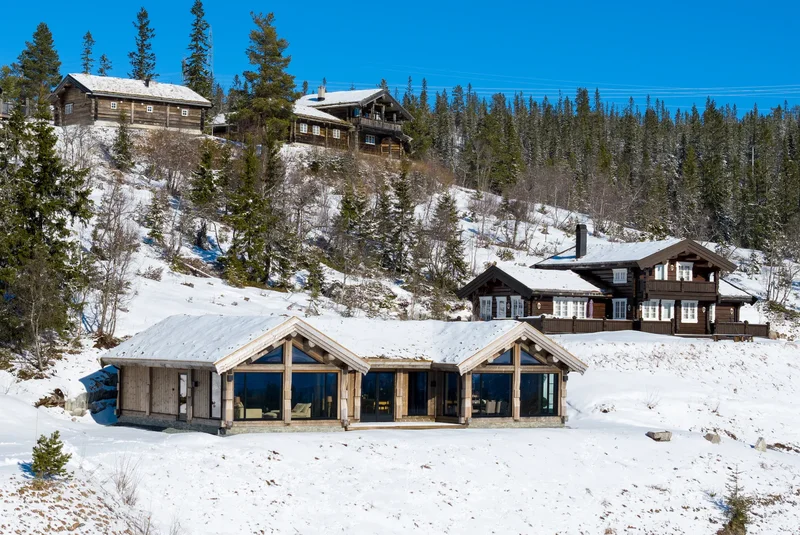 High-quality 2024 cabin with spectacular views. Sunny location by the trails and ski slopes.