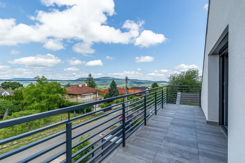Meredek utca, Solymár, Hungary. - Photo 4