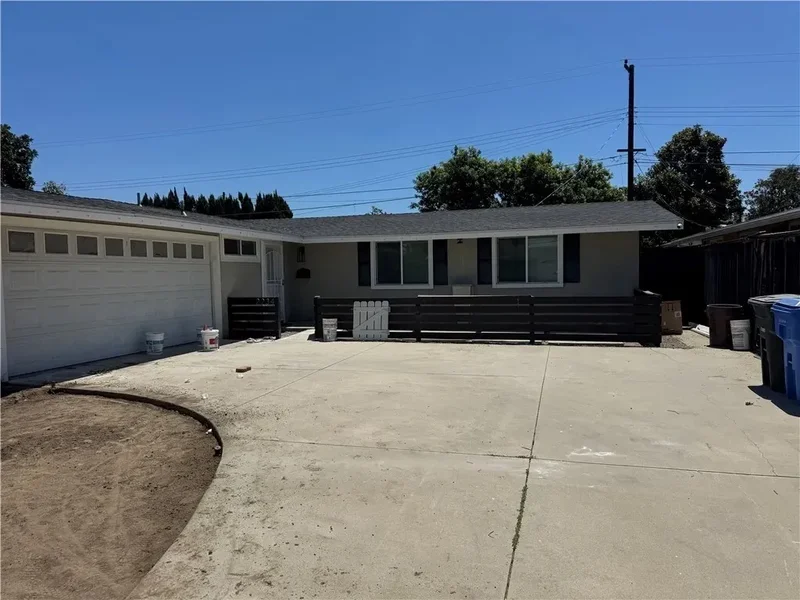Single Family Residence in Orange