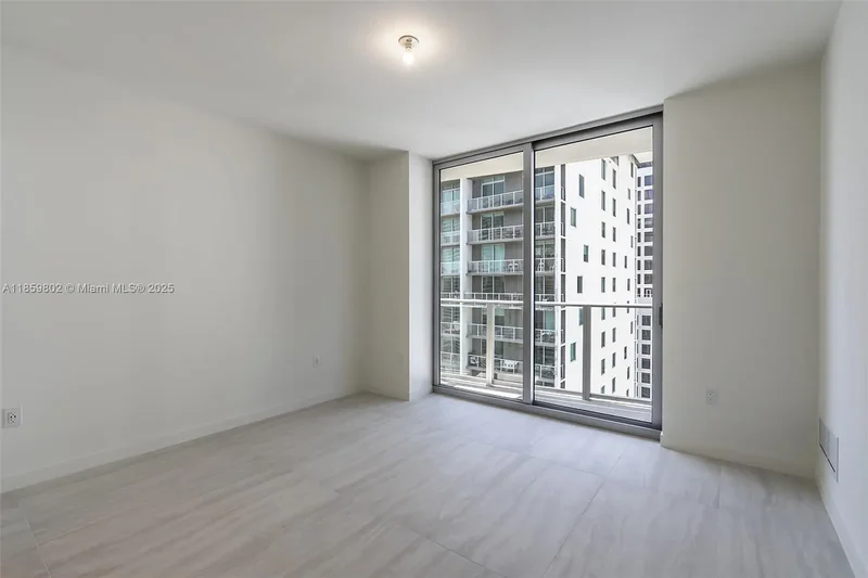 77 SE 5th St #2701, Miami, Florida, United States. - Photo 18