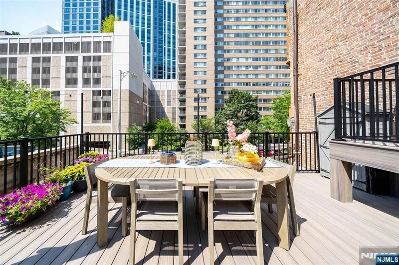 83 Montgomery Street 201, Jersey City, NJ 07302, Jersey City, New Jersey, United States. - Photo 41
