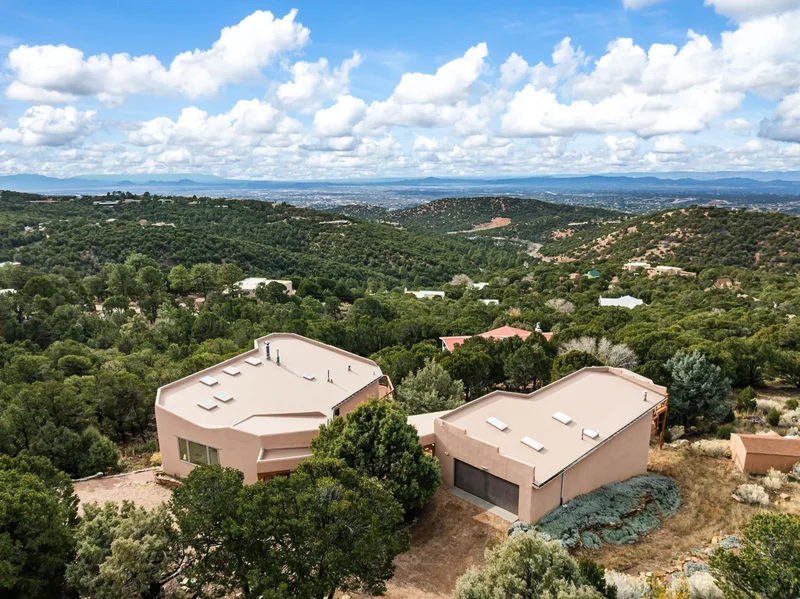 2140 Paseo Ponderosa, Santa Fe, NM 87501, Santa Fe, New Mexico, United States. - Photo 36