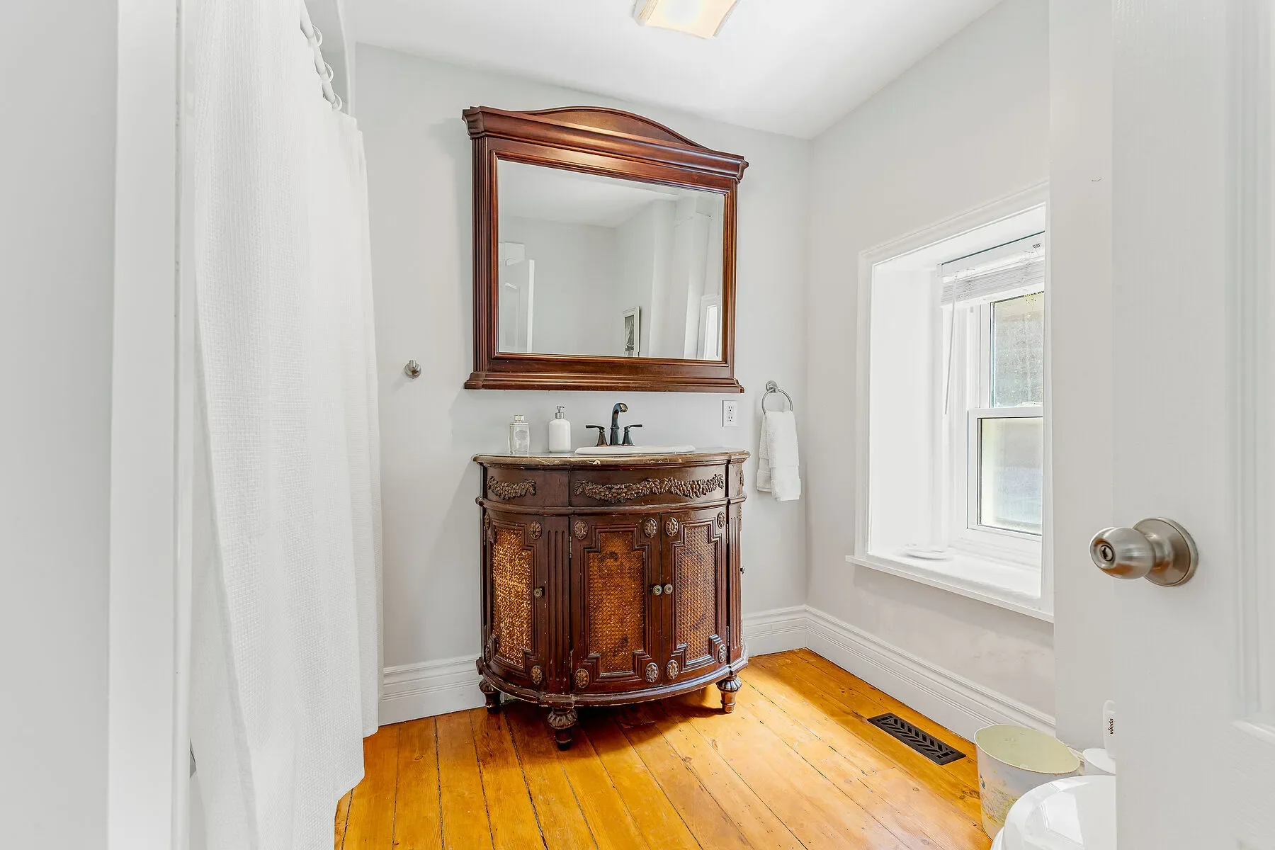 Gallery photo 2