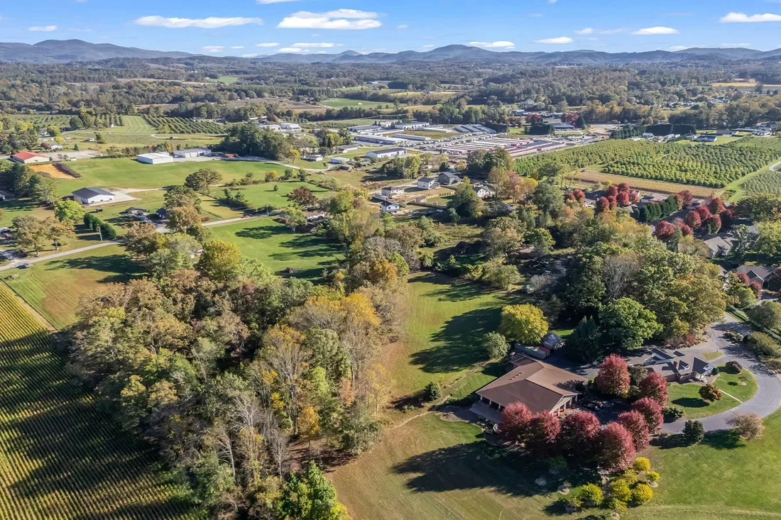 628 New Hope Road, Flat Rock, NC 28731, Flat Rock, North Carolina, United States. - Photo 20