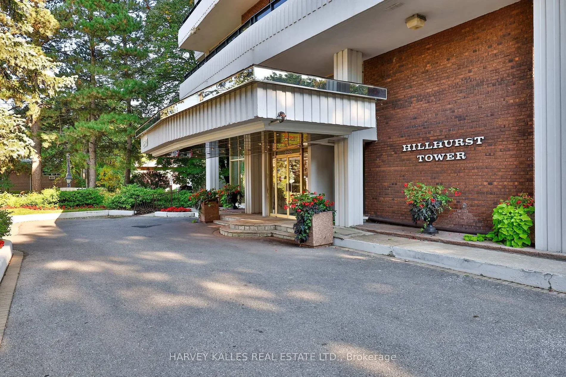 Exterior photo 3