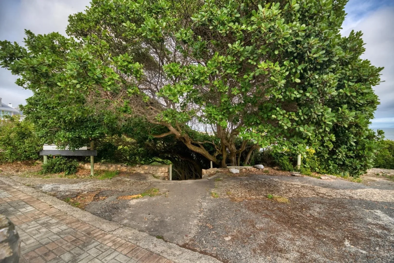 Exterior photo 3