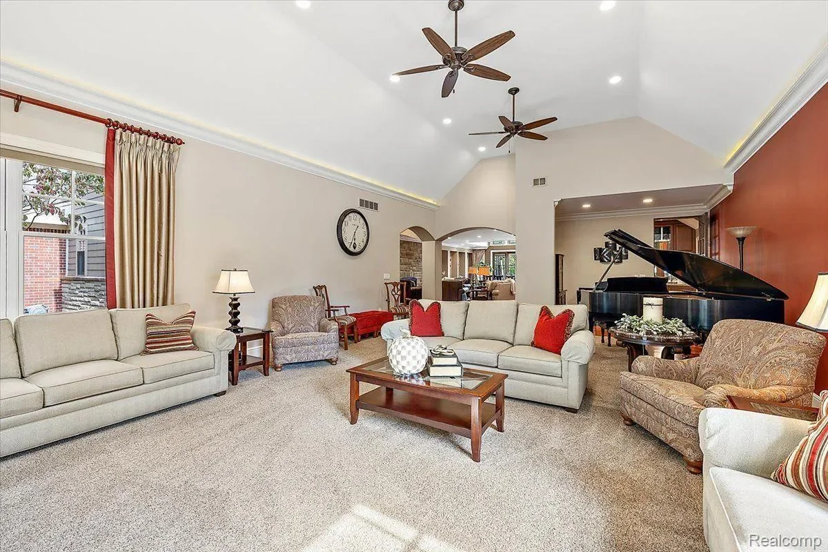 1330 Oxford Road, Bloomfield Charter Township, MI 48304, Birmingham, Michigan, United States. - Photo 39