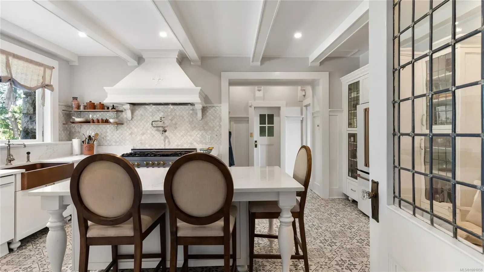 305 Denison Rd, Oak Bay, British Columbia, Canada. - Photo 22