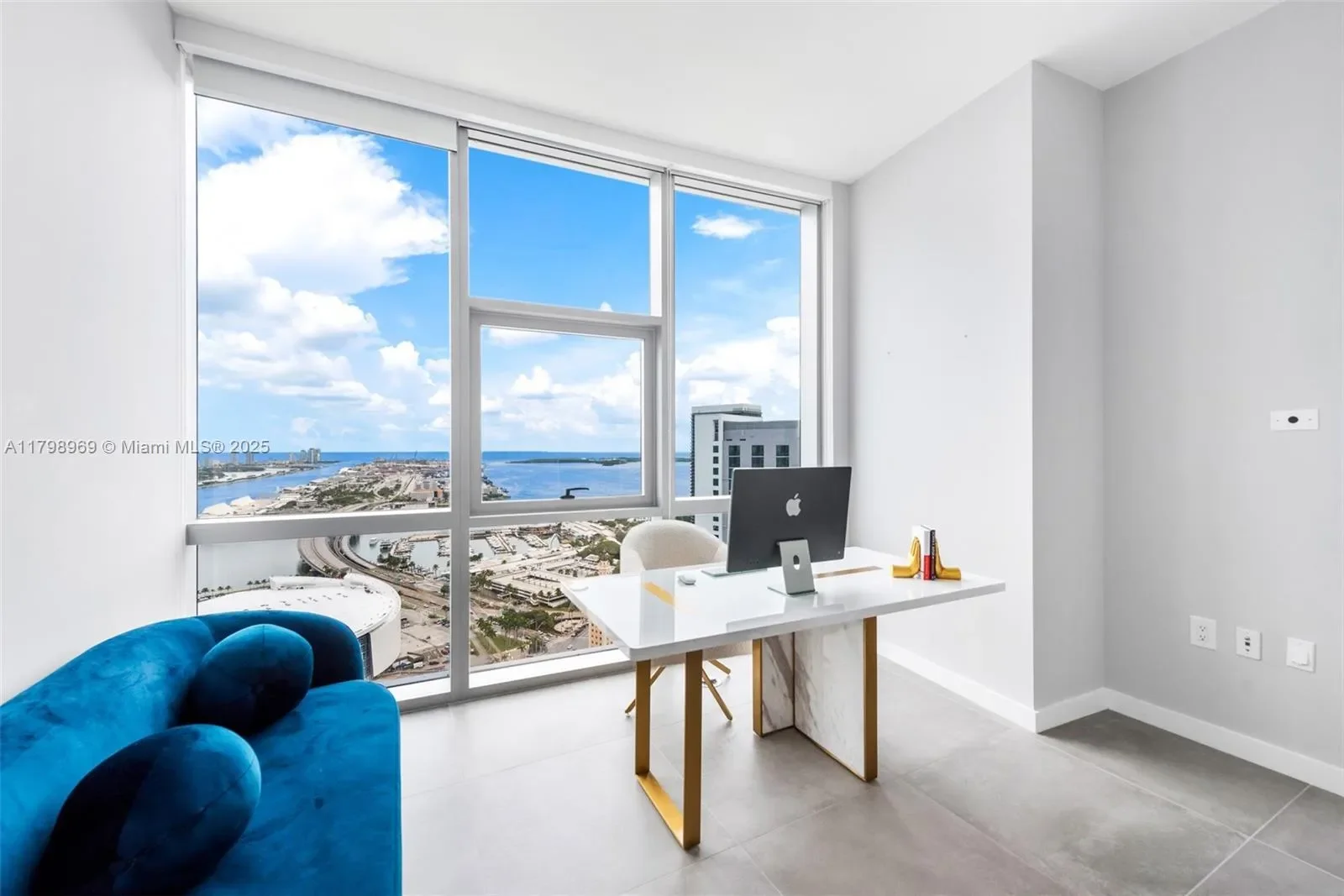 851 NE 1st Ave #4011, Miami, FL 33132, Miami, Florida, United States. - Photo 15