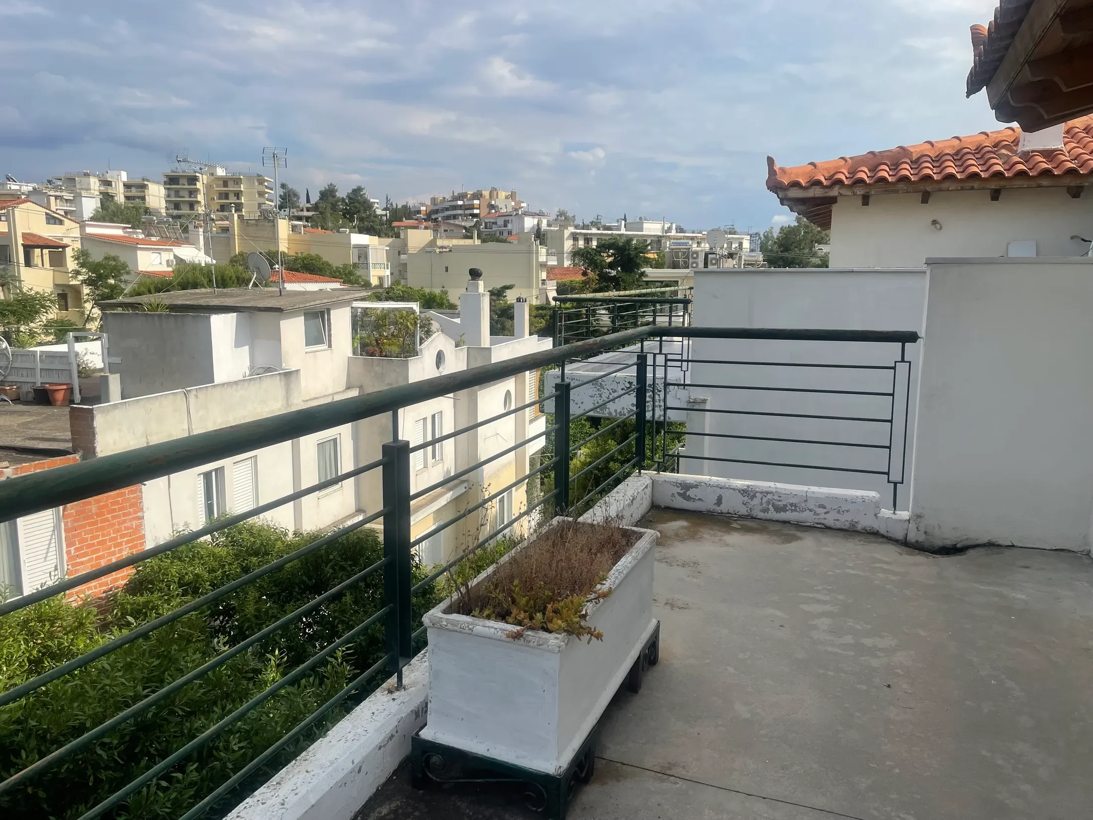 Exterior photo 3