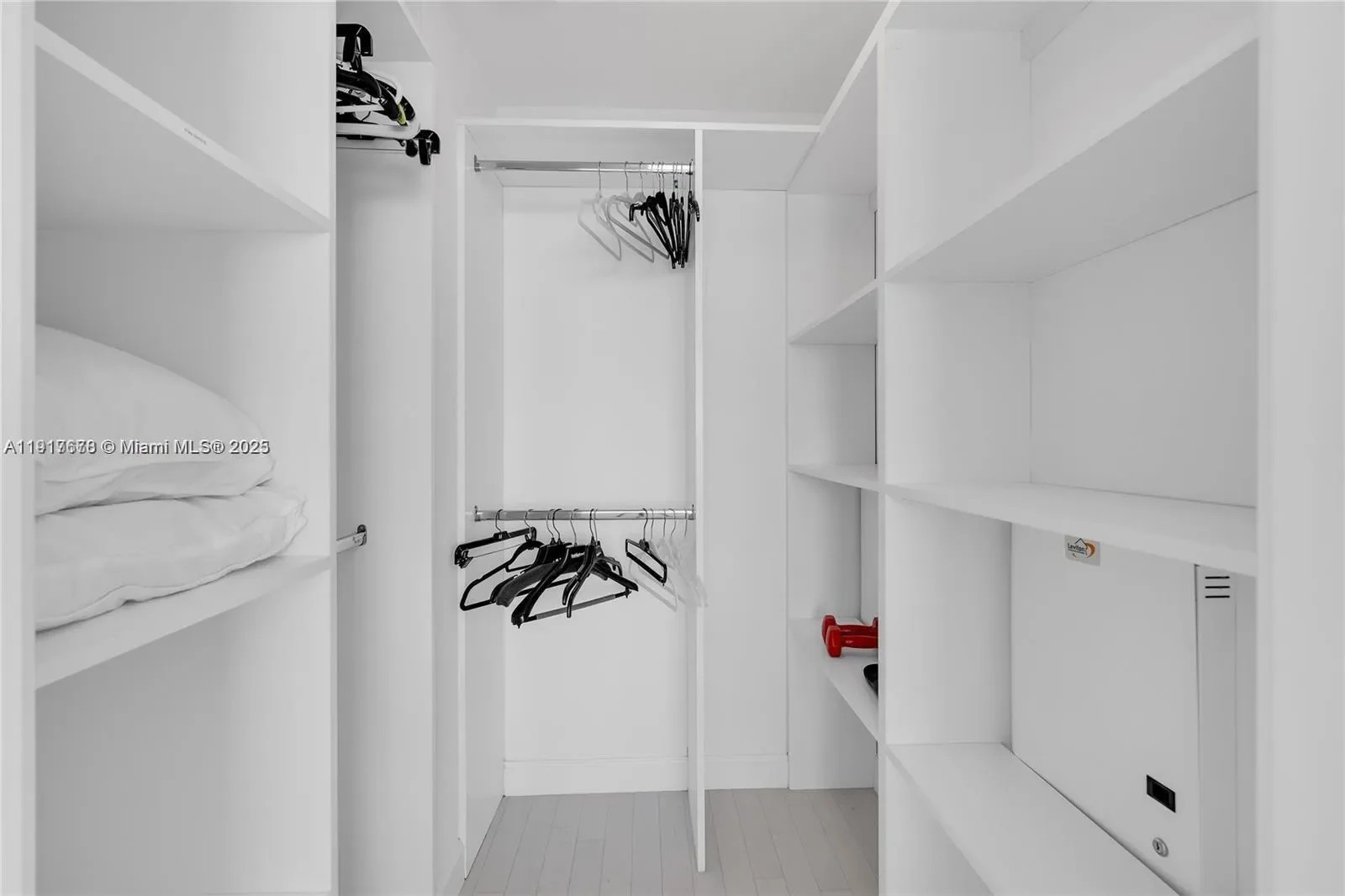 6799 Collins Ave 1602, Miami Beach, Florida, United States. - Photo 17