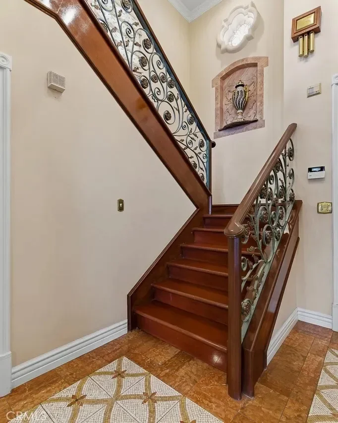 56 N Arroyo, Altadena, California, United States. - Photo 16