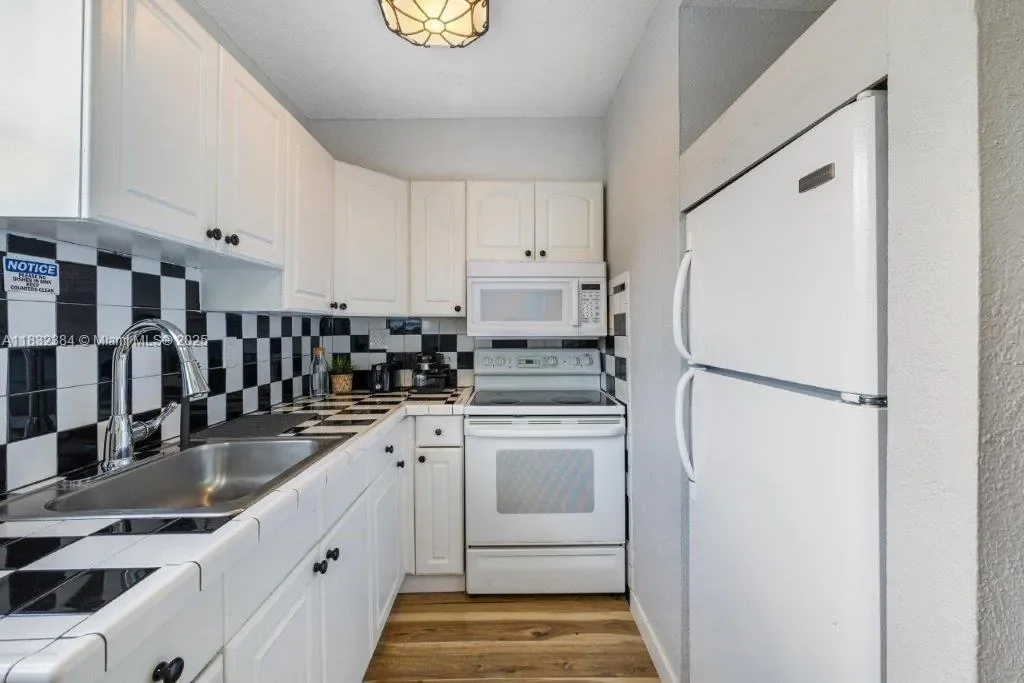 505 SE 20th St, Fort Lauderdale, Florida, United States. - Photo 36
