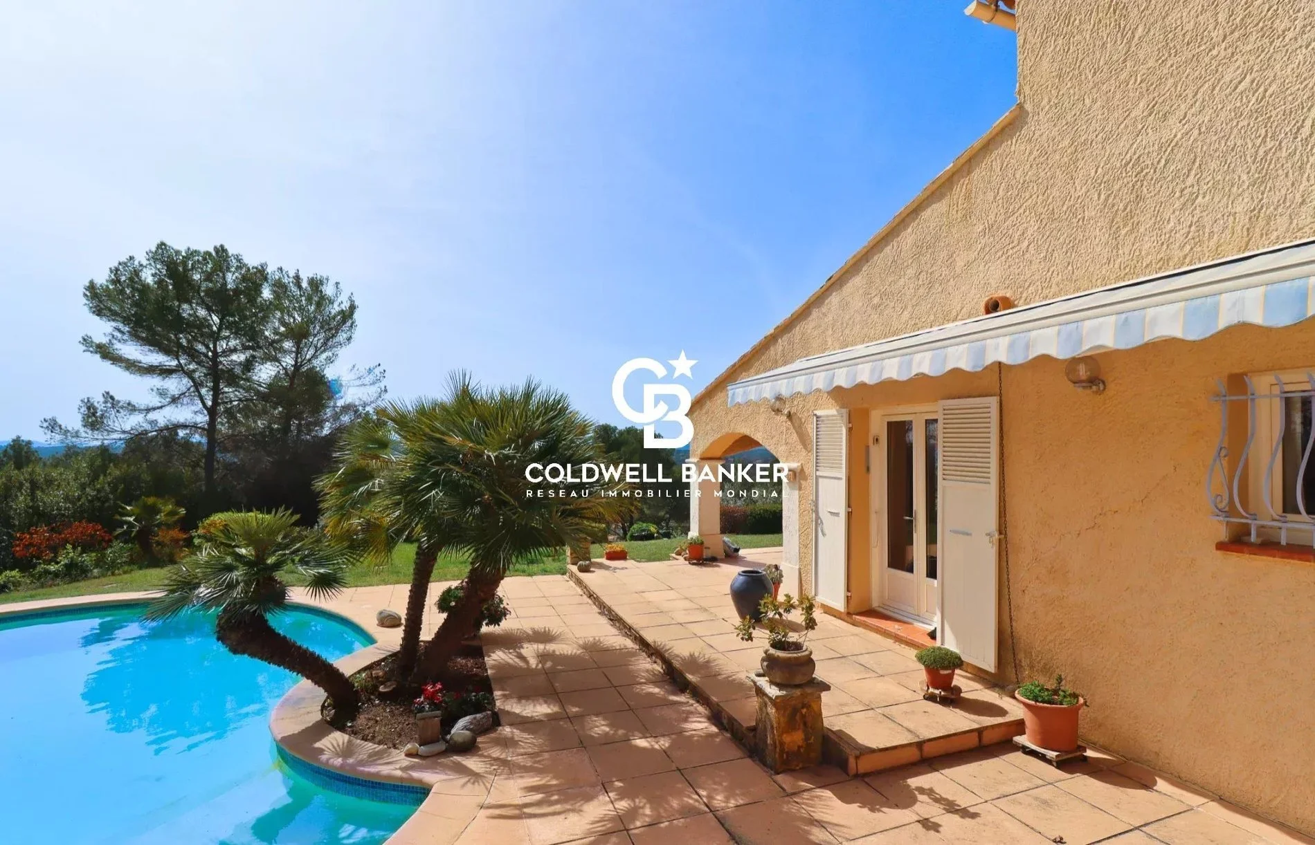 Exterior photo 6