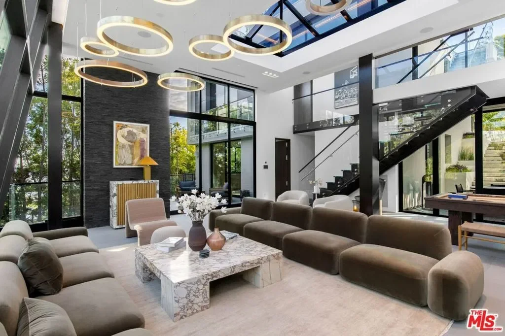 1317 Londonderry Place, Los Angeles, California, United States. - Photo 8