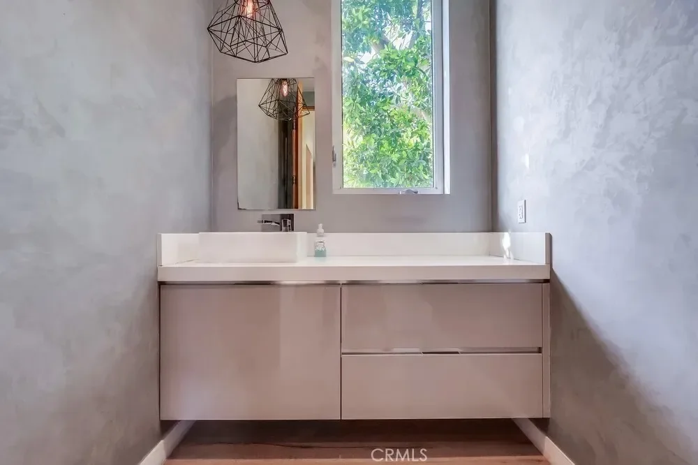 737 N Cherokee Avenue, Los Angeles, California, United States. - Photo 14