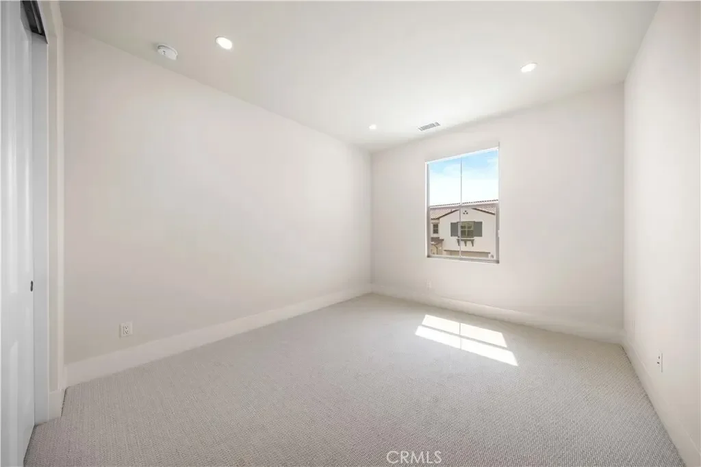 122 Mossvine, Irvine, California, United States. - Photo 32
