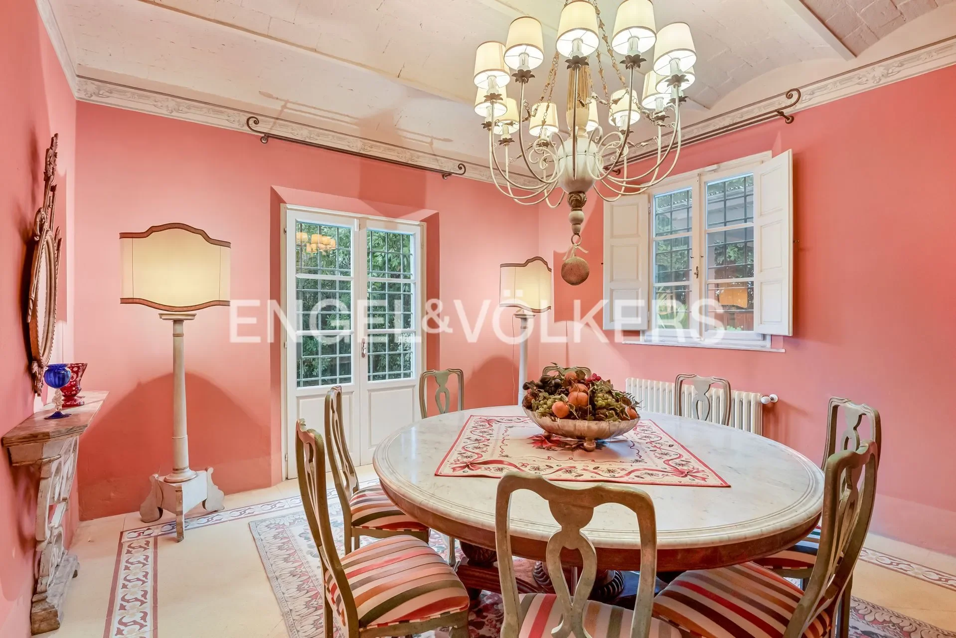 Gallery photo 1