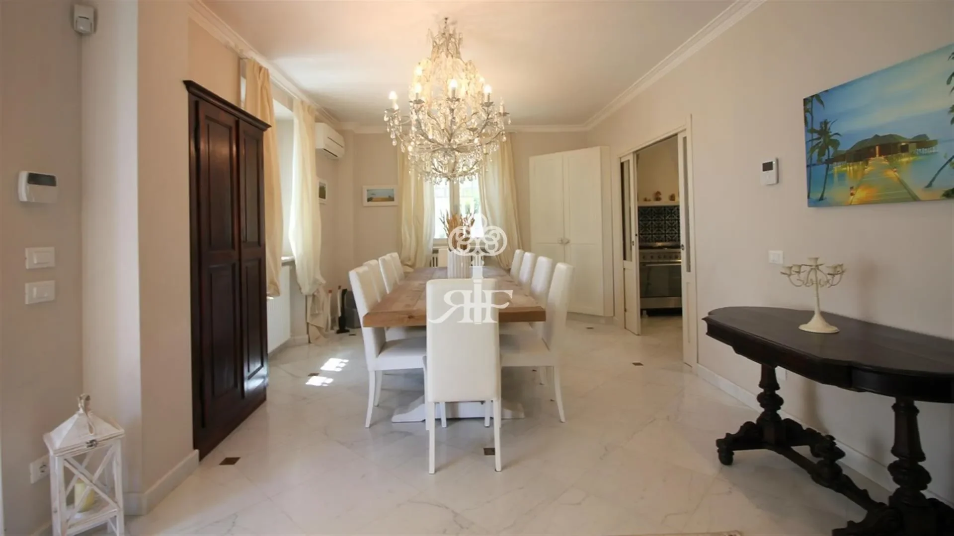 Gallery photo 1