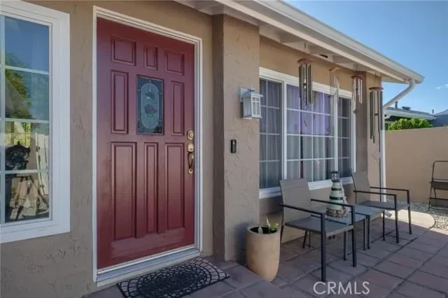 Exterior photo 5