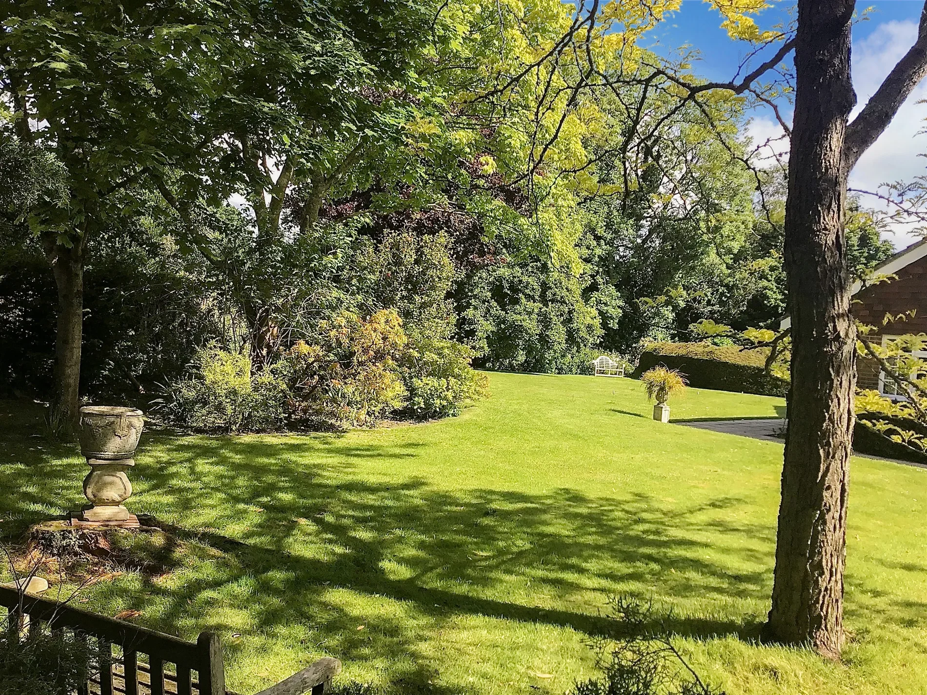 Exterior photo 7
