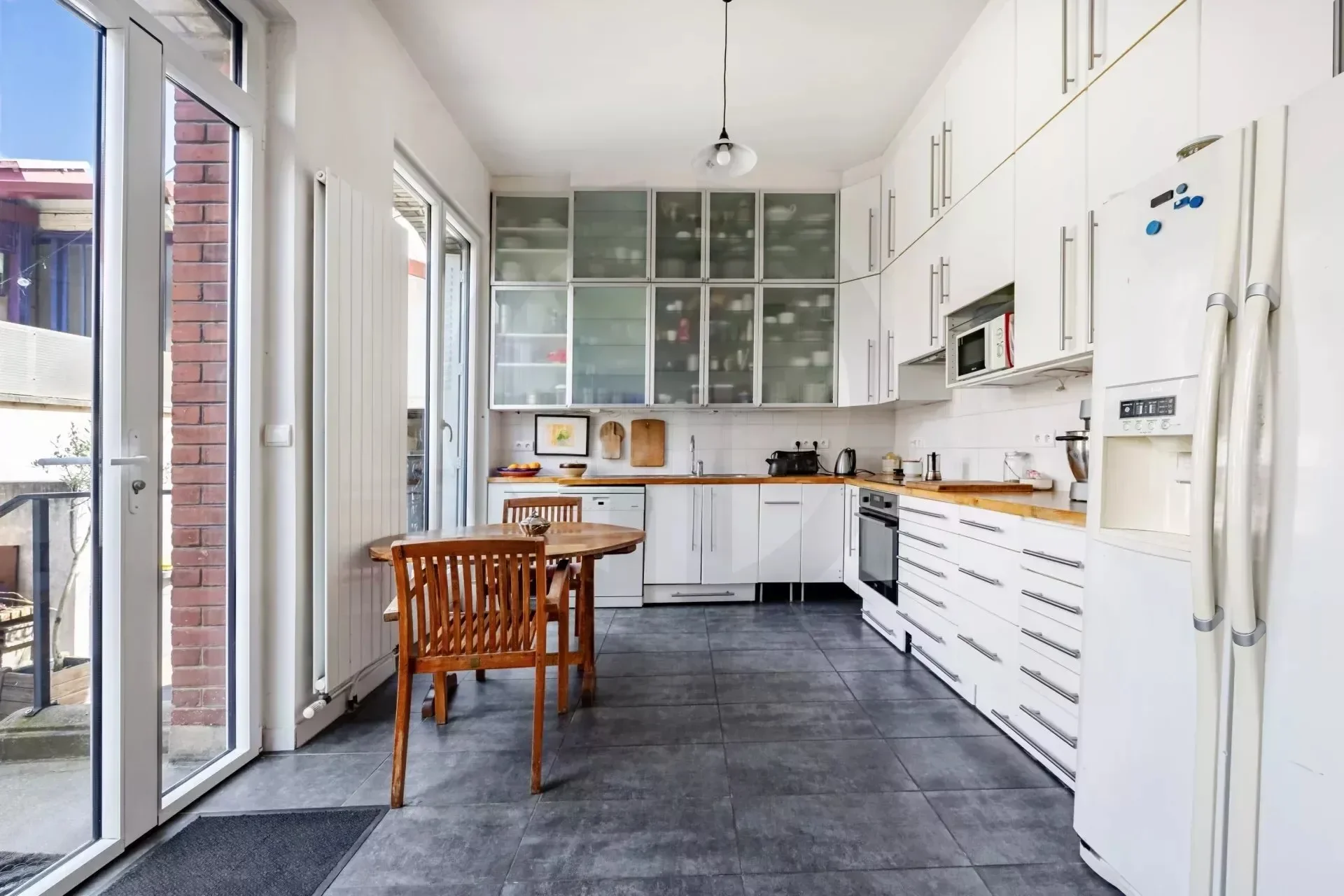Ivry-sur-Seine, Île-de-France, France. - Photo 16