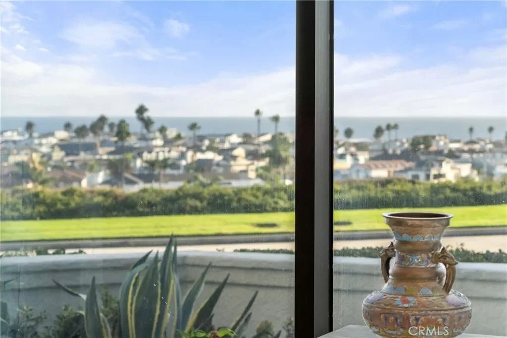 200 Paris Lane 111, Newport Beach, California, United States. - Photo 3