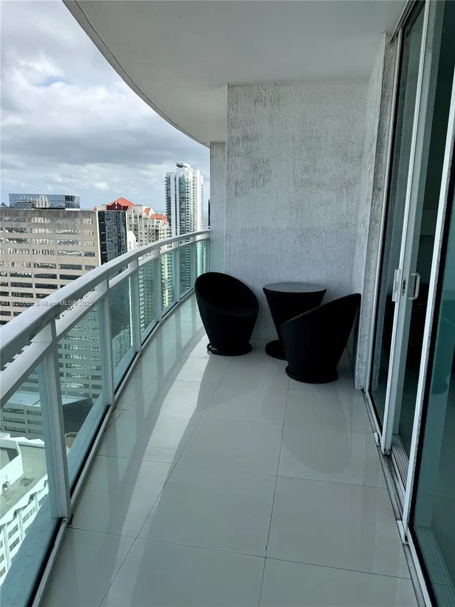 950 Brickell Bay Dr, #3710, Miami, Florida, United States. - Photo 37