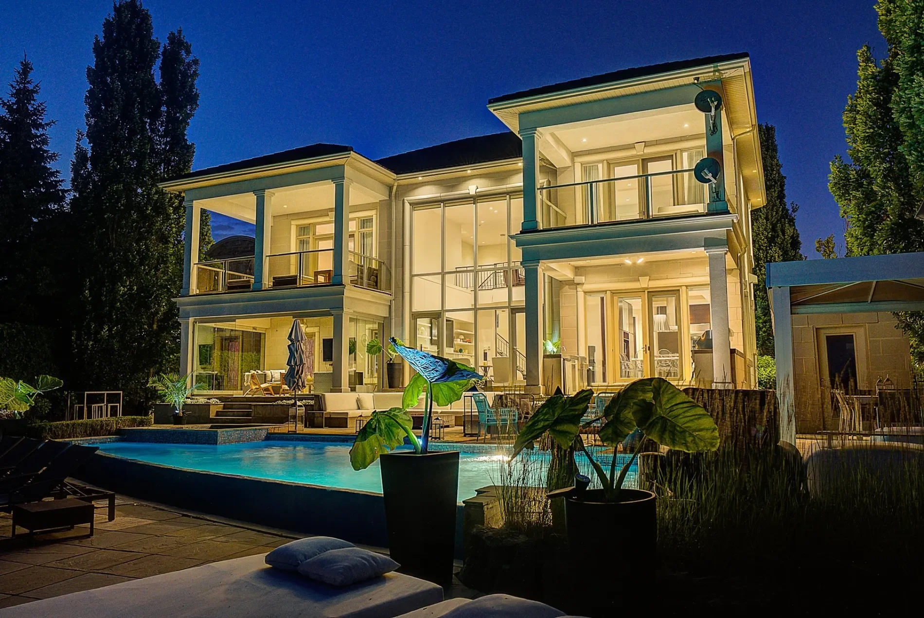 Exterior photo 10