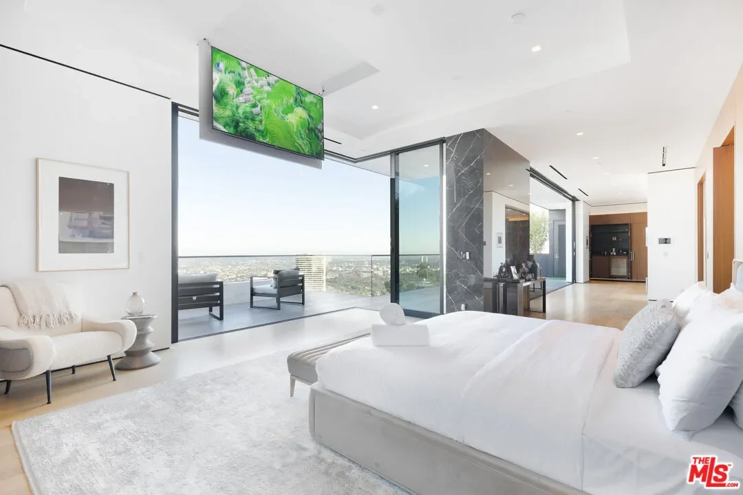 Gallery photo 3