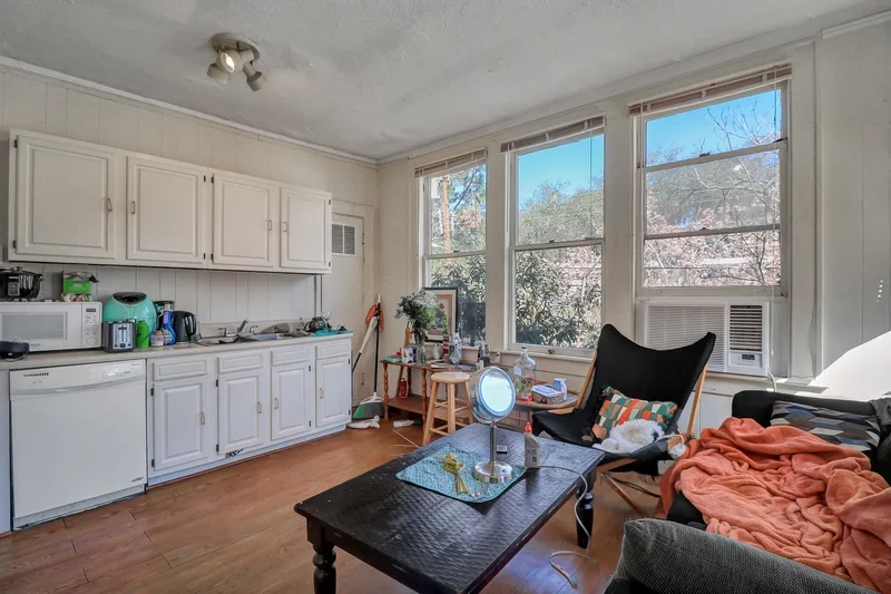 210 E 48th Street, Savannah, Georgia, United States. - Photo 21