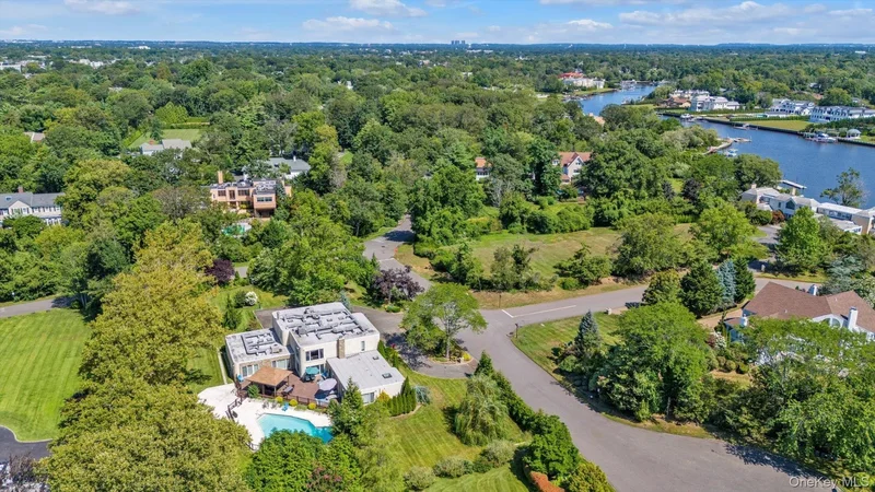 10 Macy Drive, Hewlett, New York, United States. - Photo 43